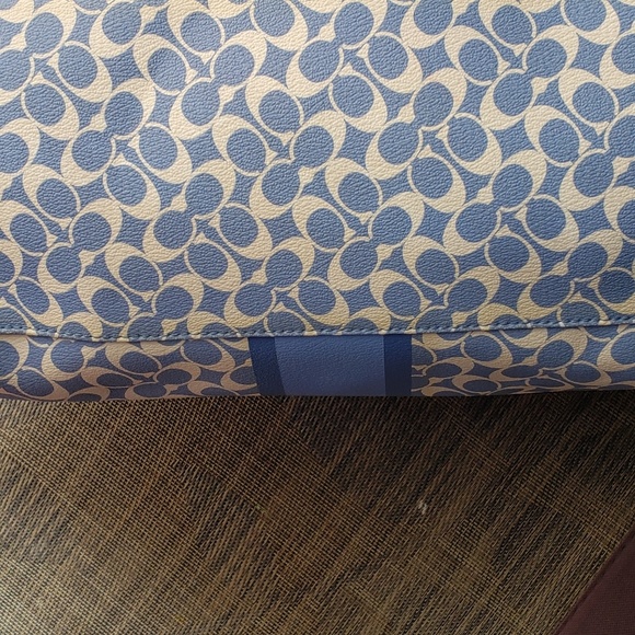 Coach Handbag - Picture 4 of 6